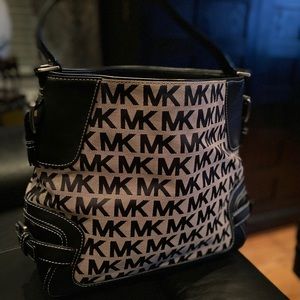 Cool Michael Kors Logo Patterned Bag w/ buckles